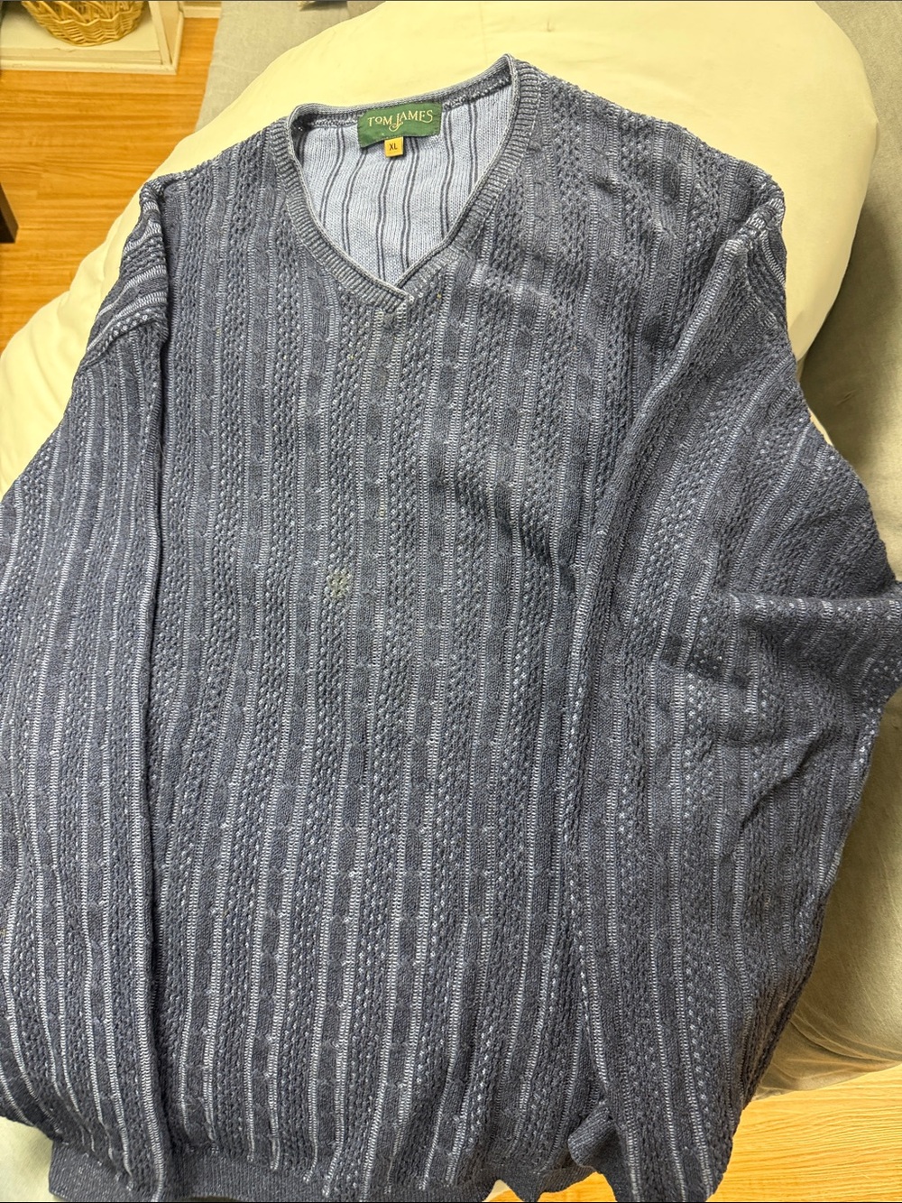 Tom James Men's Textured Slate V-Neck Sweater